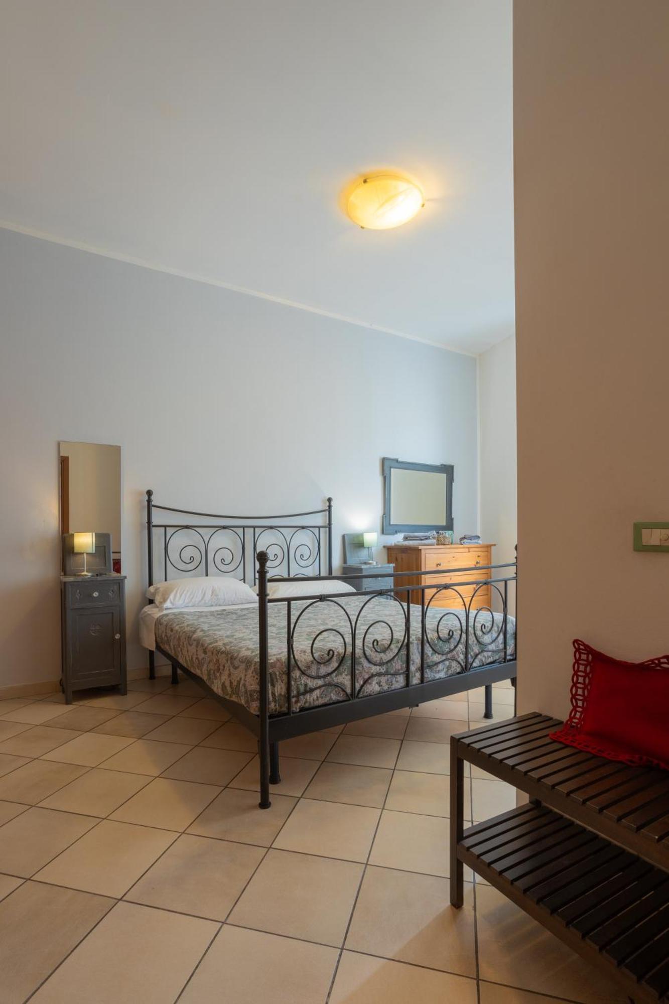 Ponte Per La Sardegna E La Corsica Dalla Toscana Family Apartment Livorno Bagian luar foto
